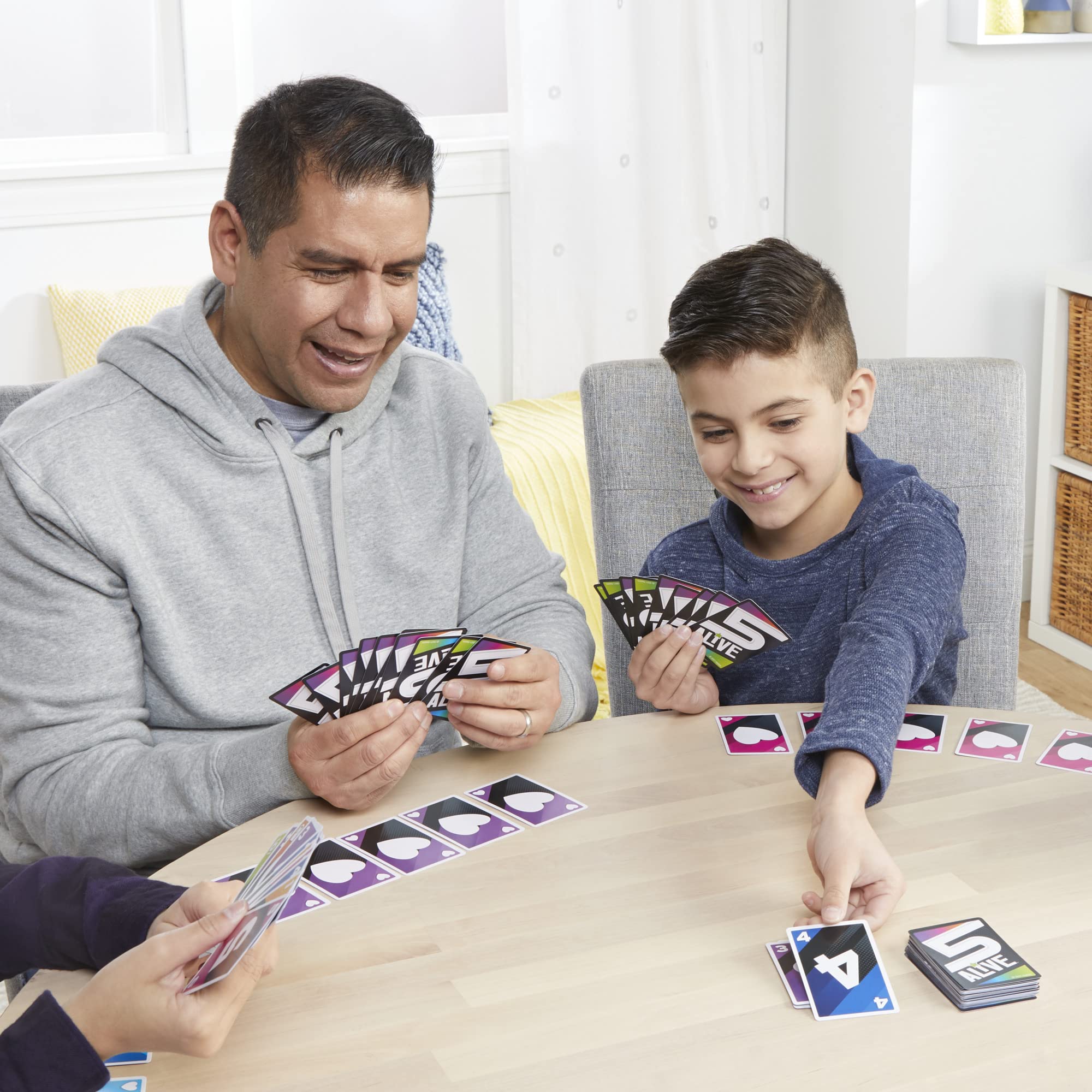 Hasbro Gaming 5 Alive Card Game, Fast-Paced Game for Kids and Families, Easy to Learn, 2 to 6 Players, Fun Summer Activities, Vacation Travel Essentials, Ages 8+ - Image 5