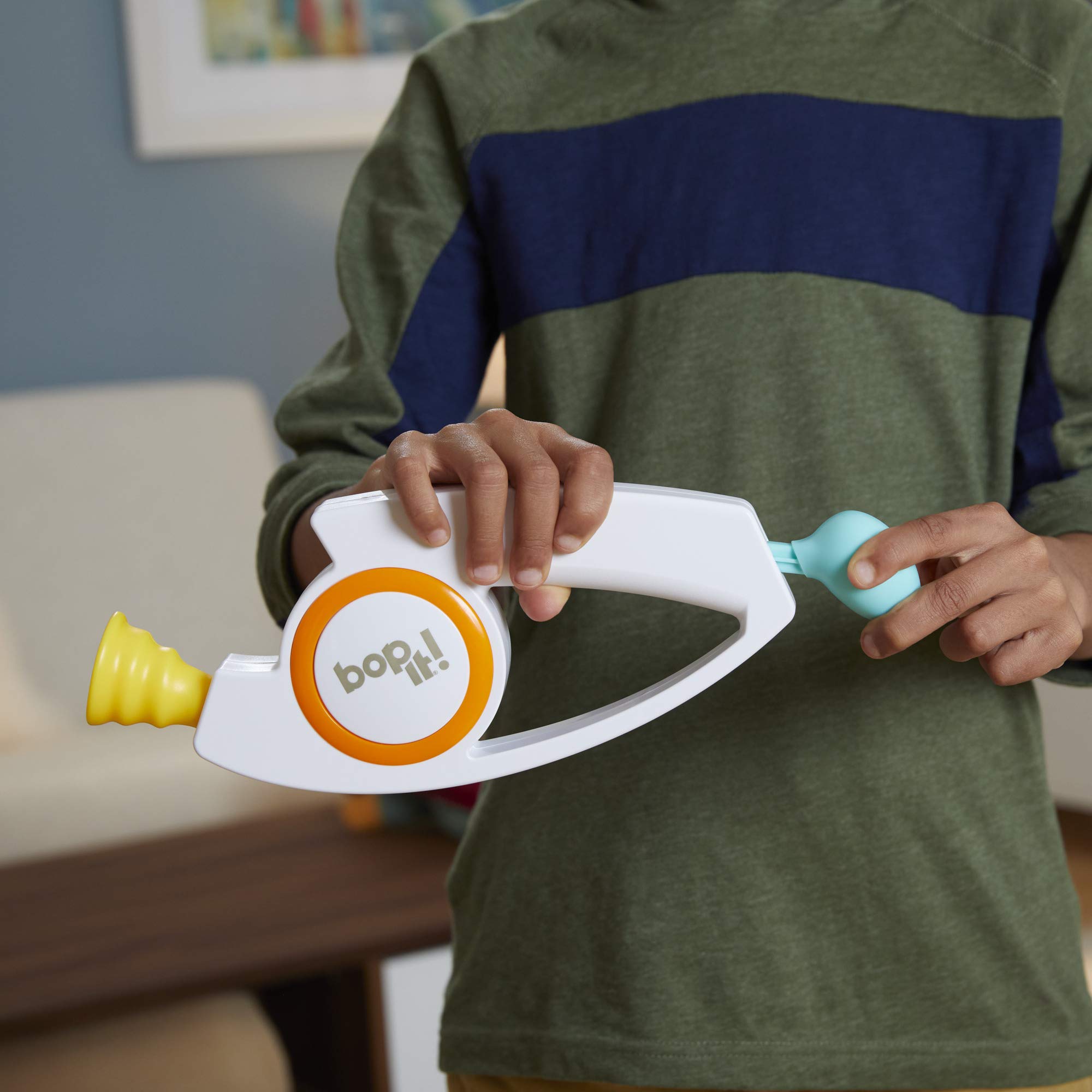 Hasbro Gaming Bop It! Electronic Game for Kids Ages 8 and up, Kids Games for 1 or More Players, Board Games for Kids, Kids Gifts - Image 3