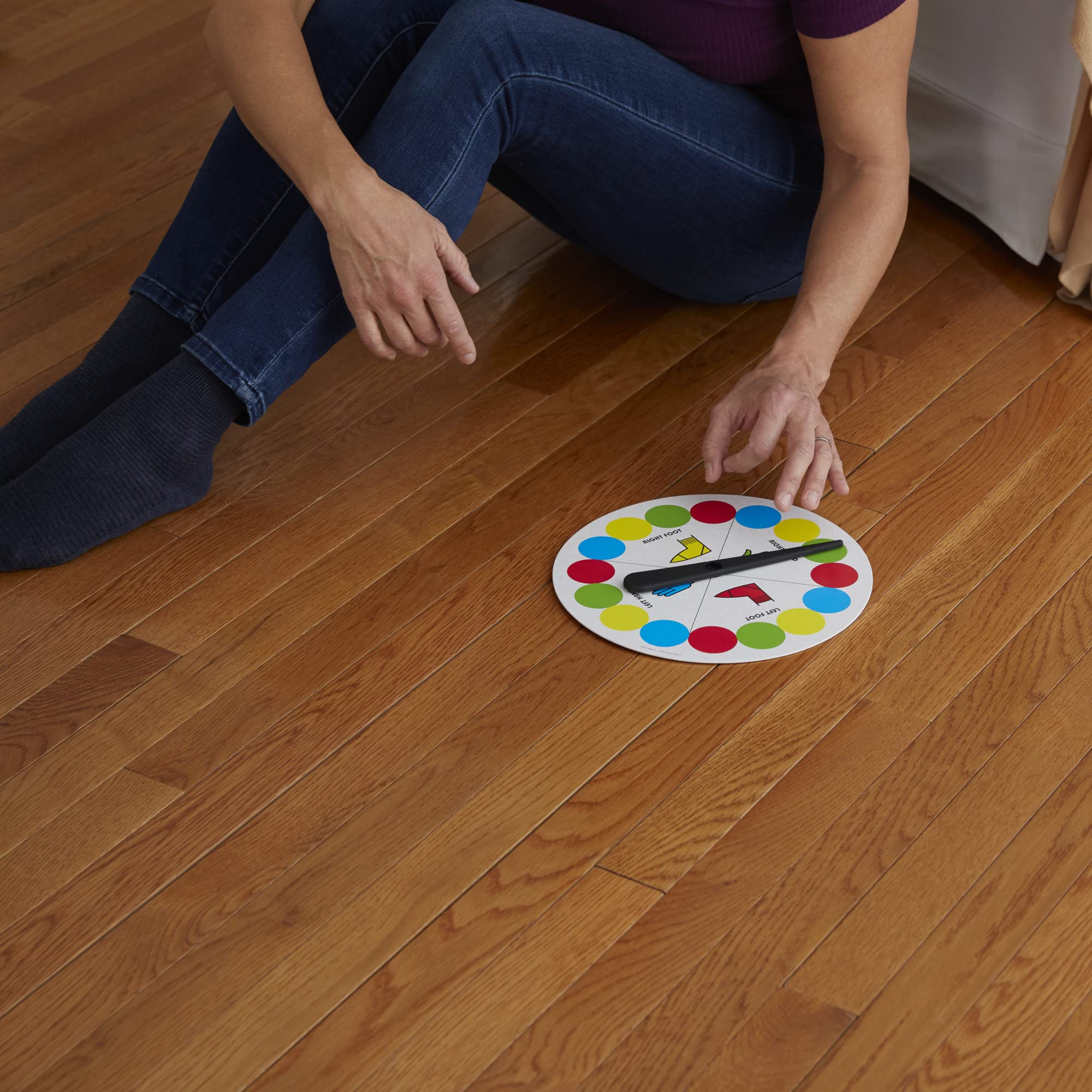 Hasbro Twister Party Classic Board Game for 2 or More Players,Indoor and Outdoor Game for Kids 6 and Up,Packaging May Vary - Image 11